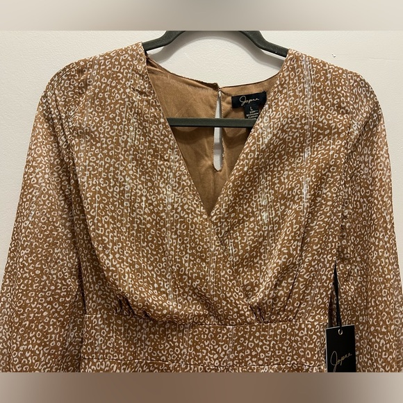 Japna leopard print shimmer dress with ruffles and plunge v-neck size large - Picture 2 of 10